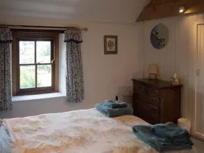 Delightful 300 year old cottage in quiet country lane - Image 5
