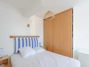 Cozy 1BR Apartment with Balcony, 50m from Beach, Near Shops & WiFi - Image 4