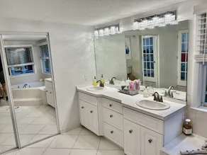 A luxurious beach getaway on the island in Vero Beach  - Image 3