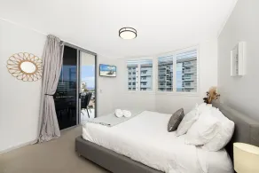 Stylish beachside unit 3 min walk to beach - Image 4