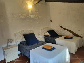 Typical Andalusian farmhouse surrounded by mountains and 8 km from the sea - Image 2