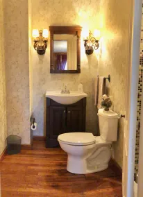 Spacious 5-bedroom w/ huge yard. Rural getaway! - Image 3