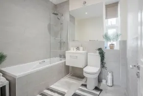 Elegant Luxury Flat, Converted Pub with Free Parking - Image 4