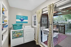 The Cherry St House|Dog Friendly |Sleeps 10 |Near MSU - Image 2