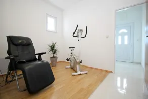 Privater Pool 3,5 x 8,6 m, überdachter Essbereich im Freien, kostenloses WLAN, voll - klimatisiert - Image 2