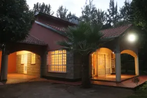 Beautiful 5 bedroom farmhouse with mountain view - Image 2