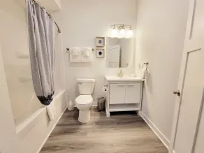 Stay Lincoln Park 3 | Craft District Condo - Image 3