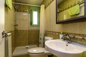 Nice townhouse with comunity pool and sea views. - Image 4