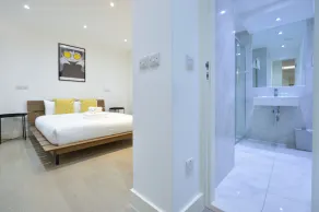 Soho 22 Serviced Apartments - Image 3