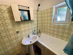 Holiday apartment with terrace and air conditioning - Image 3