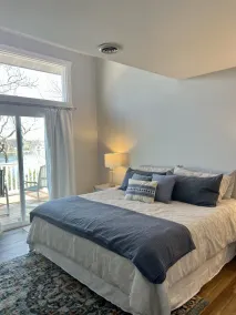 Beautifully Updated 3 BR Condo with Amazing Lake Views, Pool and Dock - Image 5