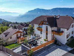 Apartment \"Valentin\" with Mountain View, Wi-Fi, Balcony & Garden - Image 5