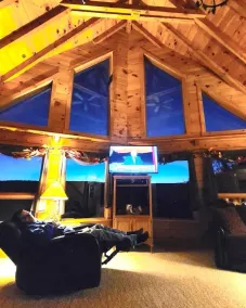 Paradise getaway log home with pool - Cazenovia 10 min away - Image 2