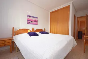 Gemütliche Wohnung im zweiten Stock mit großem Pool - Image 4