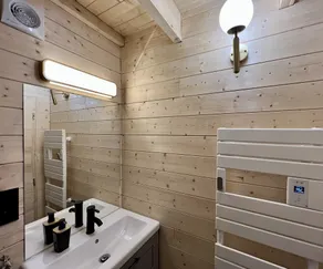 Z1 Lodge - Contemporary living in a green setting. - Image 3
