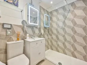 Muntham Deluxe Apartment 3 - Image 4