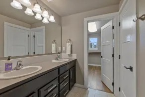 Modern Luxury Base Camp with 3 King Beds 1 Mile to Downtown Bend, 5-Star Reviews - Image 4