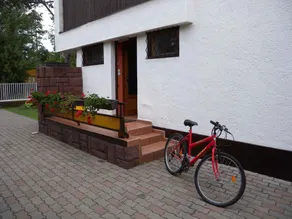 Holiday home with large, well-maintained garden - Image 3