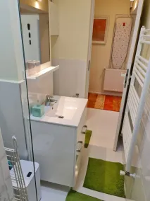 Apartment White Busteni - Image 3
