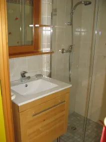 Ljus lägenhet på bottenvåningen, - Image 2