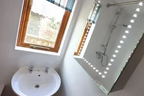 Willow Cottage Style Lodge in Yorkshire Dales, sleeps up to 4, family & pet friendly - Image 3