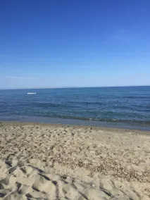 Apartment between sea and mountains - Direct beach access + swimming pool - Image 4