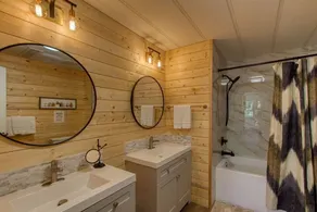 Serene & Luxury Retreat, Waterfront, Hot tub, Clamming - Image 2