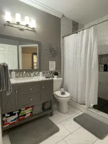 UPDATED REMODELED CONDO- NO STAIRS 3 MILES TO THE BEACH! PETS ok! HEATED POOL ! - Image 4