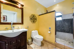 Sunrise 30, beautiful Condo In the Heart of Town - Image 2
