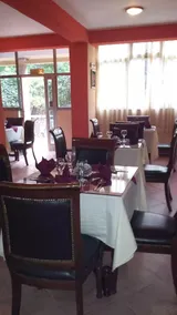 The Lions Den Hotel - Image 5