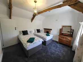 Recently renovated Traditional Country Cottage - Image 4