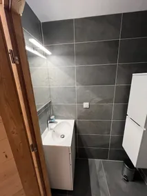 NEW 6 Person Apartment in Chalet close to slopes and town center - Image 2