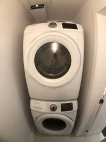 Superbe PENTHOUSE au dernier étage avec 2 chambres à coucher à couper le souffle sur Montréal / Laval - Image 3