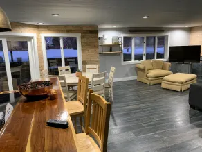 Gorgeous Lower Level Apartment Retreat - Image 4
