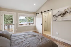 Star Lake Waterfront Craftsman Modern - Image 4