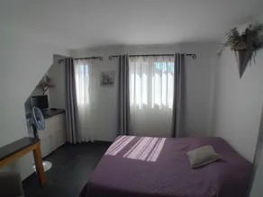 Klassificeret ejendom *** stille, indhegnet, træer og blomster med privat pool - Image 5