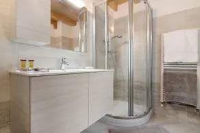 Chalet Rustico Borgo Vico: Lake View, Terrace, Parking – Cyclists Welcome! - Image 2