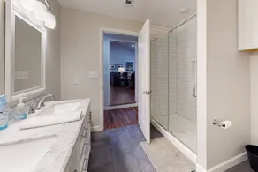 Top Location! 3D & Video Tour. Riverside 4/3 w/ the best water access & privacy! - Image 2