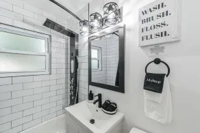 Comforting Retreat Near Woodfield Mall home - Image 4