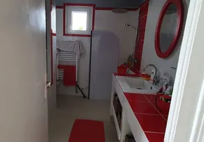 Maison Agréable à Vivre, Bien Située - Image 2