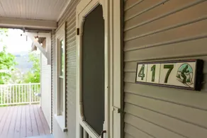 Downtown home, large deck, short walk to the heart of Hood River! Pet Friendly! - Image 3