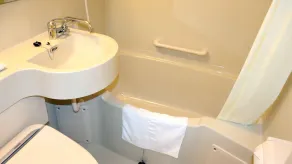 Toyoko Inn Chiba Makuhari - Image 5