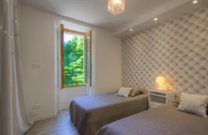 Charm, beautiful view, large terrace, garden and swim spa  - Image 2