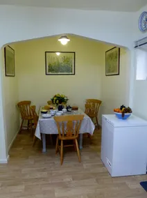 Charming detached cottage in peaceful, rural setting with woodland & ponds - Image 5