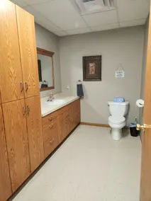 HUGE SPACE! 4 Bedrooms sleep up to 12.  6 additional bedrooms available. - Image 4