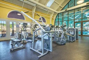 Kingsgate 3BR Apartment with Resort Access - Image 5