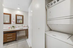 Beautiful apartment in the heart of downtown, 44th Floor - Image 5