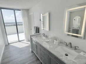 Oceanfront 2 Story Penthouse Paradise - Breath taking views! - Image 5