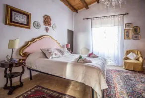An oasis of tranquility, a Villa surrounded by greenery - Image 3