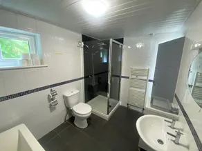 EUROPA COURT -- MAWGAN PORTH BUNGALOW --BEACH LOCATION,  Swimming pool/  Tennis - Image 4